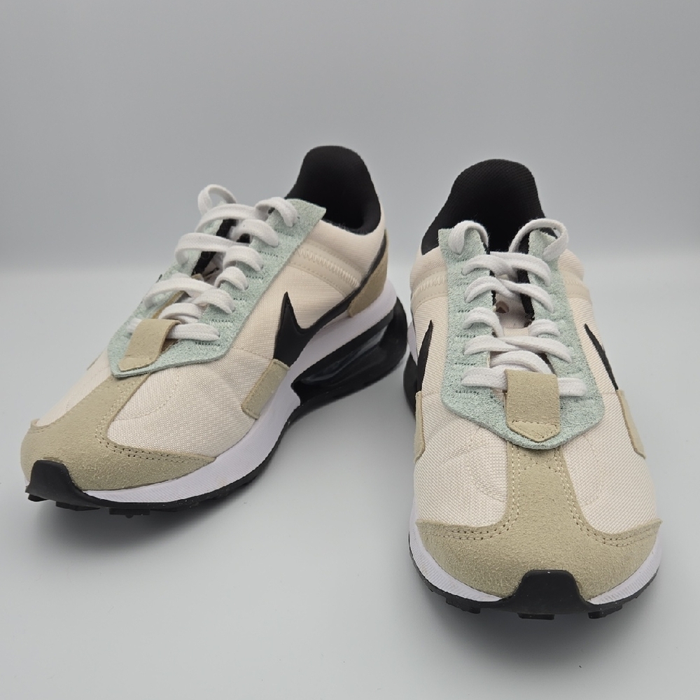 Nike Air Max Cream and Black Athletic Shoes, US Men's 8‎